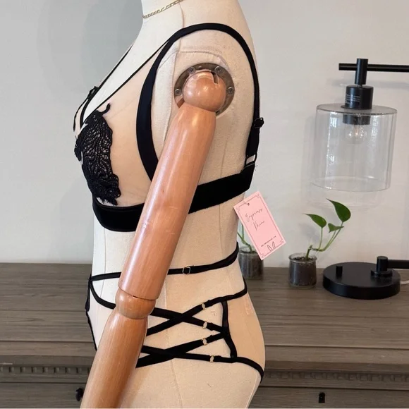 Empress Mimi Arigato Tiger Bra and Panty Lingerie Set - Picture 4 of 14